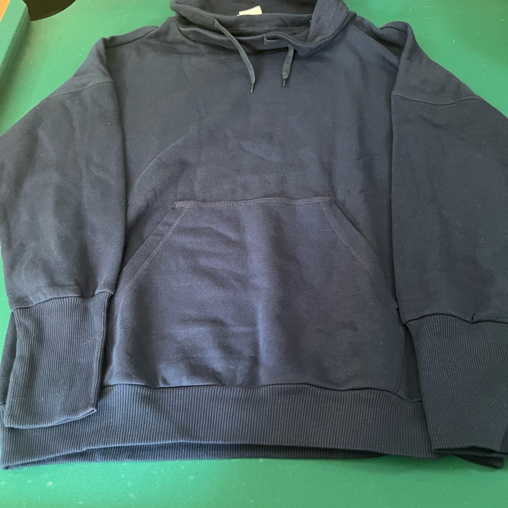 Reebok women’s Navy Blue Pullover Hoodie